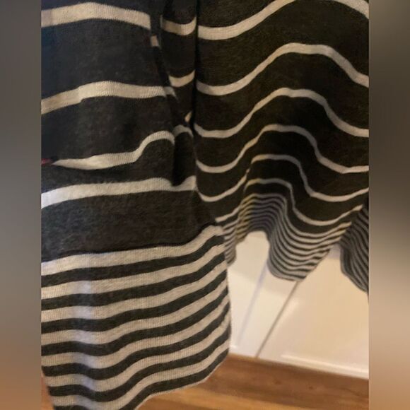 Chicos Zenergy size 3 Cowl Neck Black Gray Striped Tunic Pullover Viscose Blend - Picture 2 of 8